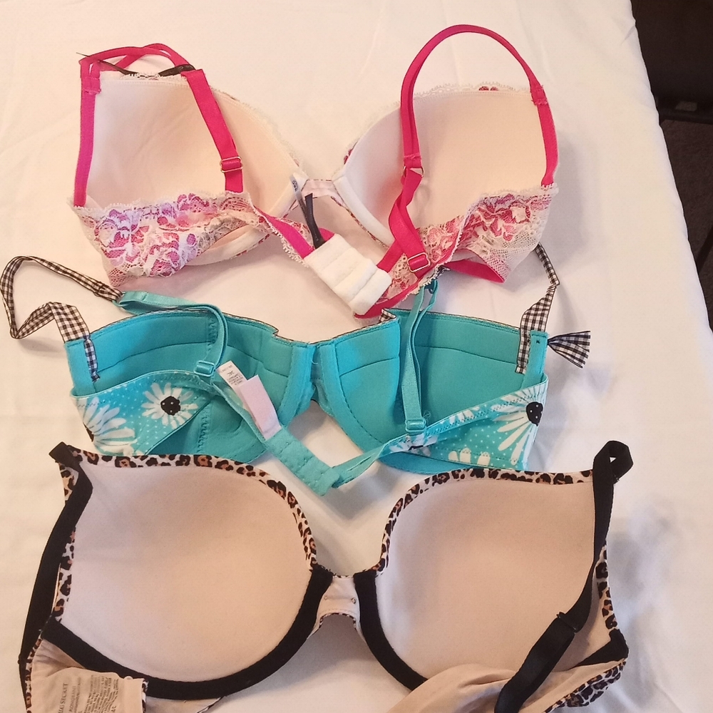 Bras - Picture 3 of 4